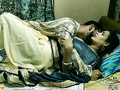 Beautiful bhabhi has erotic hook-up with Punjabi boy! Indian romantic sex video 