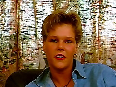 Retro Teenage will erst den Dildo dann den Schwanz Retro Teenage will erst den Dildo dann den Schwanz