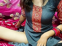 Chachi ki chut ki piyaas bhuja di chut par lagane ke liye pad lekar gya tha