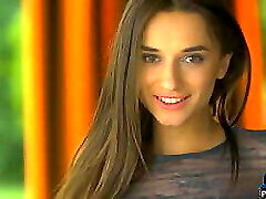 The most jaw-dropping brunette alive today is named Gloria Sol! The most jaw-dropping brunette alive today is named Gloria Sol!