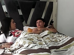 Sharing a bedroom with my stepsister - Spanish porn
