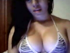 Tetona De Pollo Burlas En La Webcam