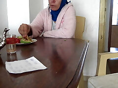 CHOUHA!!! FADIHA!!! I show my fuckpole to my friends moroccan grannie!!!