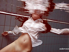 Lola the cool warm chick in the pool