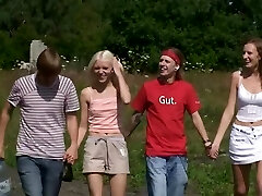 таня шурупова и валли на открытом воздухе 01 таня шурупова и валли на открытом воздухе 01