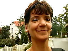 Cougar von der Strasse zum Fickcasting ueberredet Cougar von der Strasse zum Fickcasting ueberredet