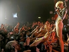 Miley Cyrus Allows Aficionados to Fumble Her Vagina,Breast & Butthole During Show