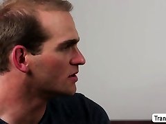 rousse ts shiri obtient son joli cul fait défoncer rousse ts shiri obtient son joli cul fait défoncer