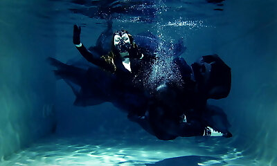 disparos bajo el agua-backstage total