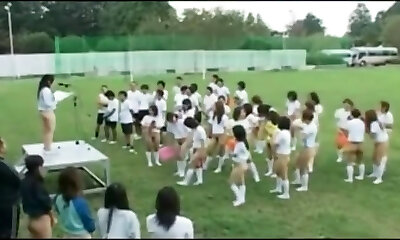 japanese girls bottomless in college