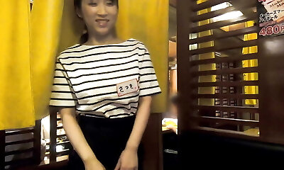 A sudden change! Scream! Climax! Very First squirt! ! Let Out the pressure accumulated from your part-time job with SEX! !