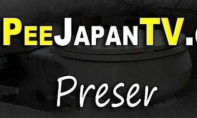 Asian sluts piss in toilet