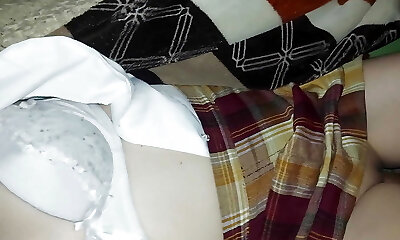 Back to school, stepdaughter and stepfather secretly pound at night, they must not make noise or the wife wakes up