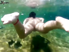 Underwater blowjob by a big ass foreplay wit boobs - Lulu Pretel