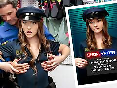 लापरवाह lipllcks sex का asian shaven skinny लड़की सीखता है कि प्रतिरूपण एक पुलिस अधिकारी एक बहुत ही गंभीर अपराध है