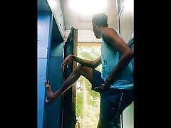 सार्वजनिक ट्रेन सेक्सी grils fast time सह शॉट में नग्न समलैंगिक