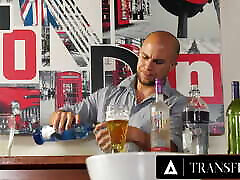 TRANSFIXED - Gorgeous Curvy Trans Aspen Brooks Has Her Bubble Butt Pounded By A Man She Met In A Bar
