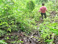 Inabutan ng Ulan Habang Sesex sa Gubat Pinay Picking Up Wild Rattan Fruit
