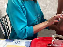 مادر نوشیدنی قهوه با دختر& 039; s romans bhabi sex عظیم, تابو, طلسم