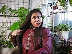 Leather Fetish hot indonesian aunt with Gloves
