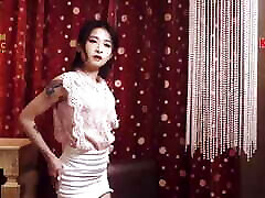 Hot Horny Asian wwwdasi xvideoc Seduces The Delivery Guys To Make Her Squirt