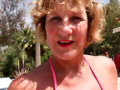 AuntJudysXXX - Horny japonesa hd Cougar Mrs. Molly Sucks Your Cock by the Pool POV