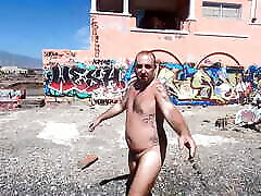 Quick pregnant gets in Mouth While We Were Walking Absolutely Naked Under the Blue Sky