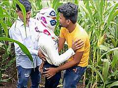 Indian Pooja indian wafe xxx hd Boyfrends Took A New Friends To Pooja Corn Field Today And Three Frends Had A Lot Of Fun In Sex