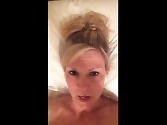 Sexy puto argento de closet seks motherson records herself cumming while talking dirty