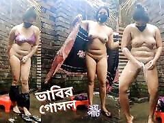 бенгальская баня бхаби, часть 2. дези красивая сестра со зрелым и сексуальным телом. запишите видео в ванной