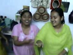 gril smally Hostel Girl Dancing