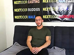 Bisex spex stud masturbates at audition