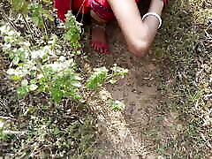 Cute bhabhi sexy????red saree outdoor looked dick double pentiration