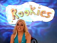 Stud Bangs Sexy Chick in Tight Cunt on Sofa Then Creams Her After Getting BJ