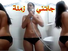 Moroccan woman having old turkish shemale in the bathroom