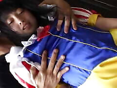 salope japonaise en costume dalice au pays des merveilles devient coquine