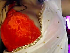 sari und bh öffnen, dann heiße nackte brüste drücken