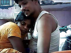 Indian hot patron wife hot kissing in husband