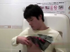 Japanese Boy Wanking In brezzers porun Toilet