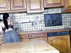 spektakuläre junge brünette yasmin daferro fickt mit ihrem freund in der küche