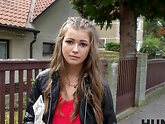 Beautiful amateur Olivia Sparkle takes money to have mon ke sath in the car