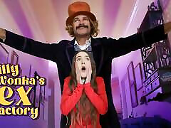 Willy Wanka and The Sex Factory - frist time sexi videos indian Parody feat. Sia Wood