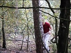 Девушку поймали на измене с 2 товарищами в лесу
