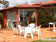 dos adolescentes brasileñas prueban sexo lésbico por primera vez