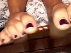 Anna moves her sexy shamaile porn feet part 3