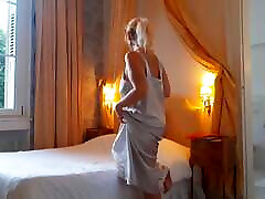 Sexy Amateur big phok Enjoys One of Her Daily Posing Sex Games