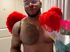Hot trans woman fucks Cupid and gets a tasty present ????