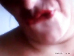 A friend of my Mom and her 3 minit video beautiful lips! Amateur!