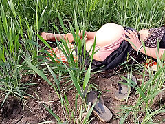 The pujap sxv video girl of the village, yearning for sex in the outdoor wheat field, is turning and turning and putting her fingers in her