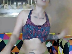 Live Cam Capture: Tatted Whootie Teases
